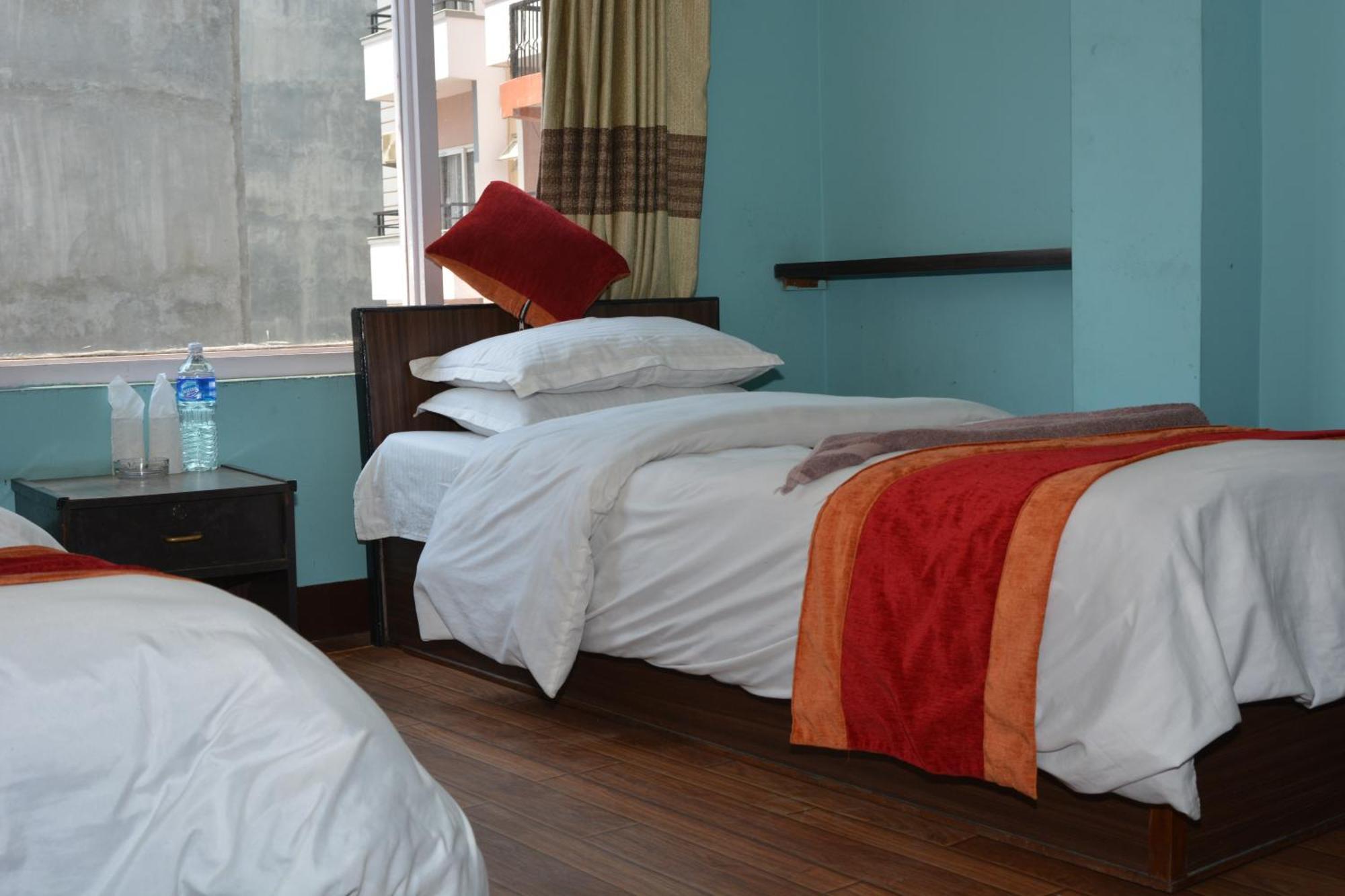 Hotel Discovery Inn Kathmandu Bagian luar foto